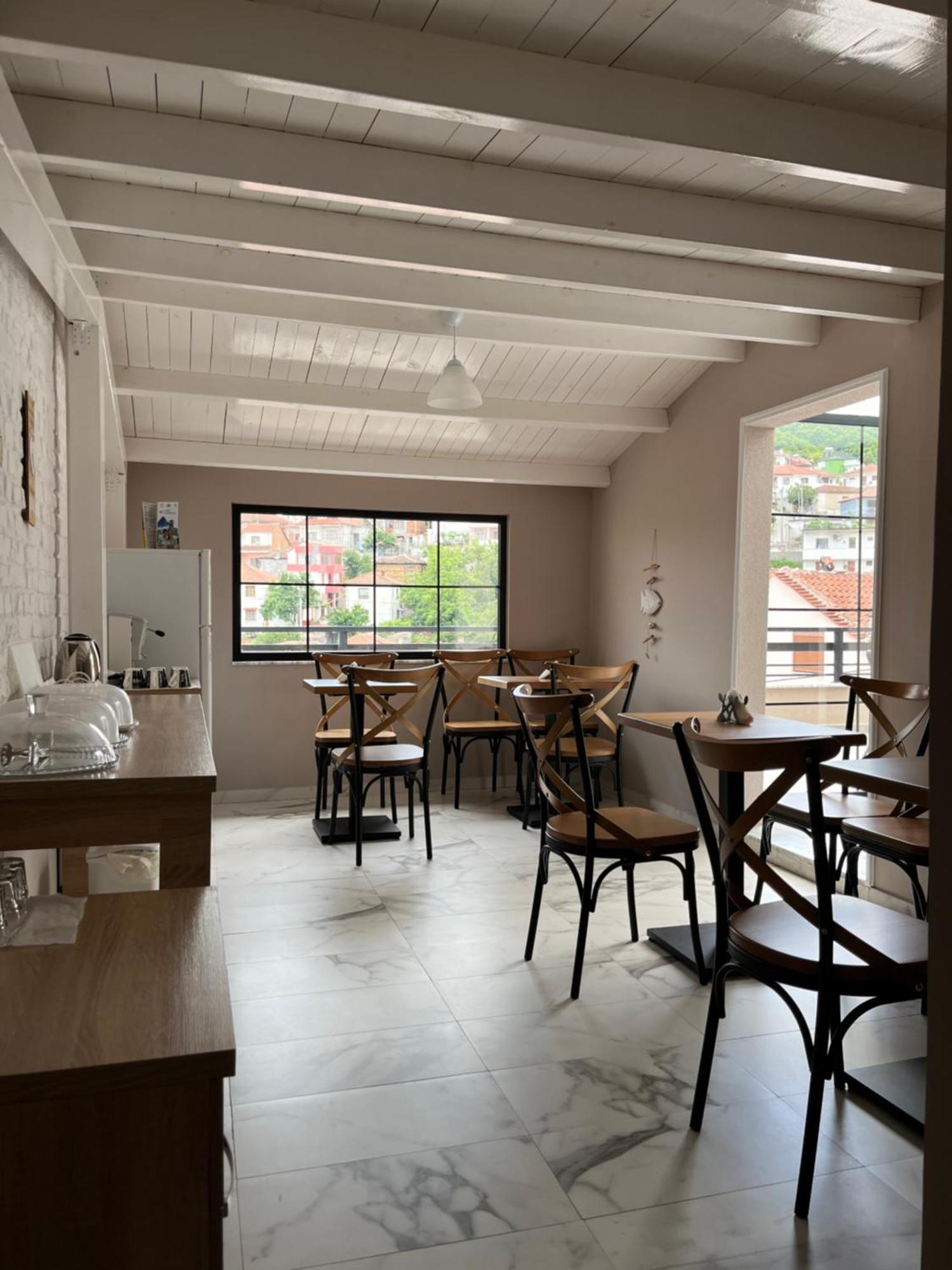 Small Hotel Ora Pogradec Exterior photo